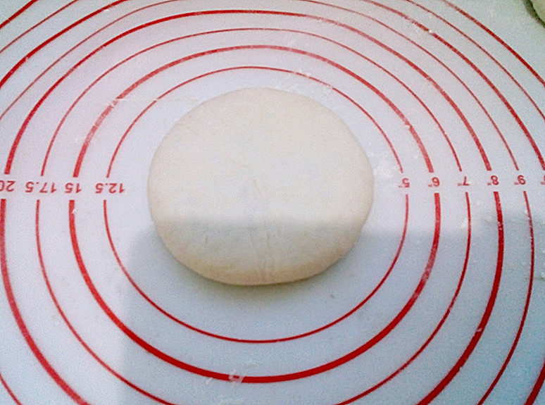 牛肉盒子,依次包好,烙制之前用手压扁。