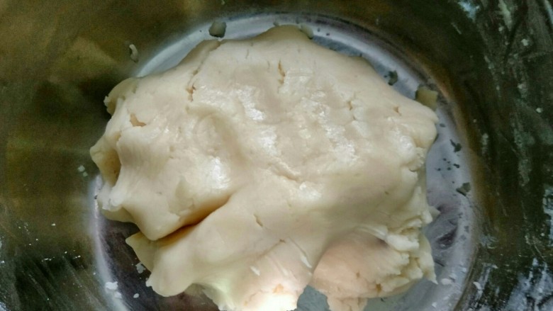 蔓越莓花生酥饼,揉成面团(不要揉过度只有所有材料融合没有干粉即可,以免起筋影响酥脆)