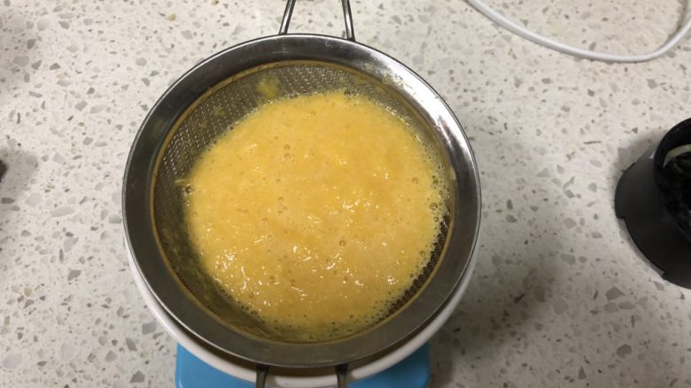 宝宝橙汁磨牙棒,倒出过滤,只取汁,90g