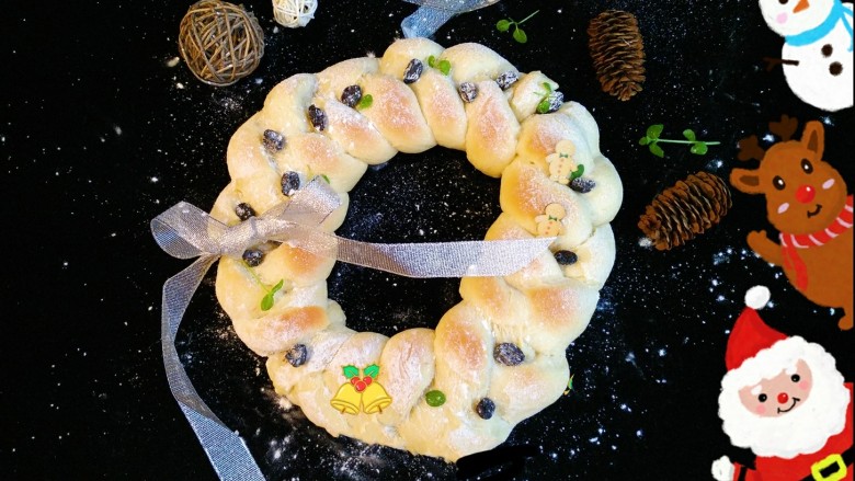 浪漫的圣诞花环,发酵后,烤箱160°上下预热,预热好后放入烤箱中层烤20分钟