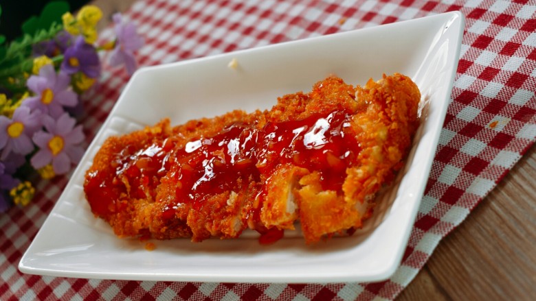 香酥鸡排,最后的成品图在这里啦。真的特别好吃!