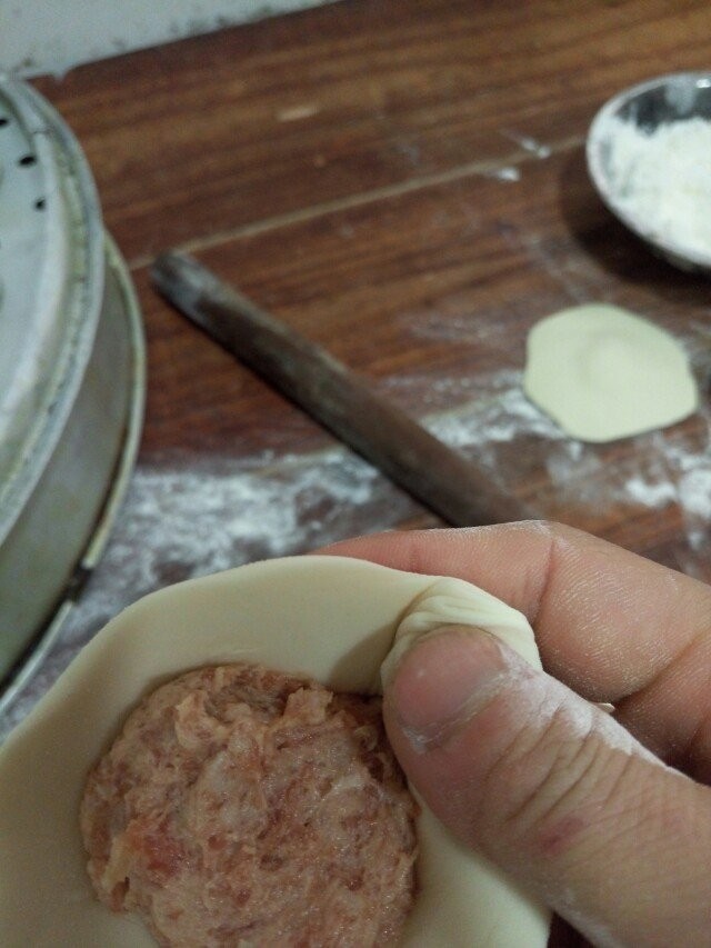 家庭版鲜肉包,一折一折的往前走,和上楼梯一样