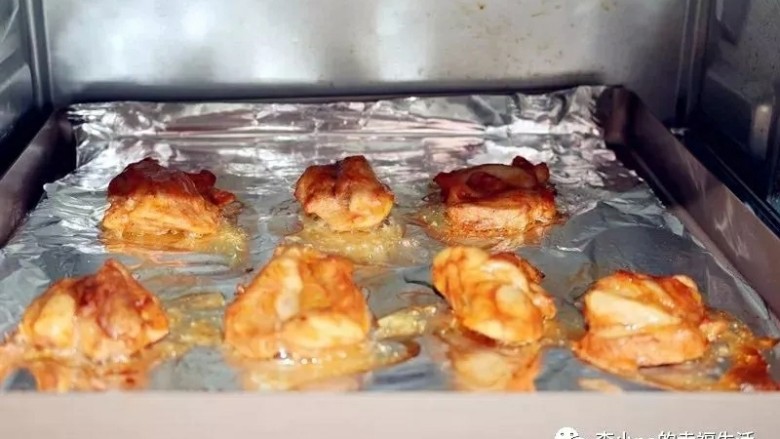 烤肉拌饭:琵琶腿版,如果喜欢火大的可以多烤一会儿!