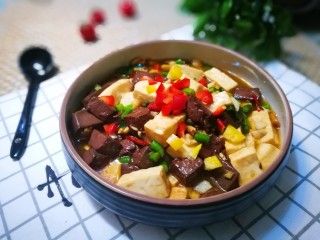 鸭血烩豆腐