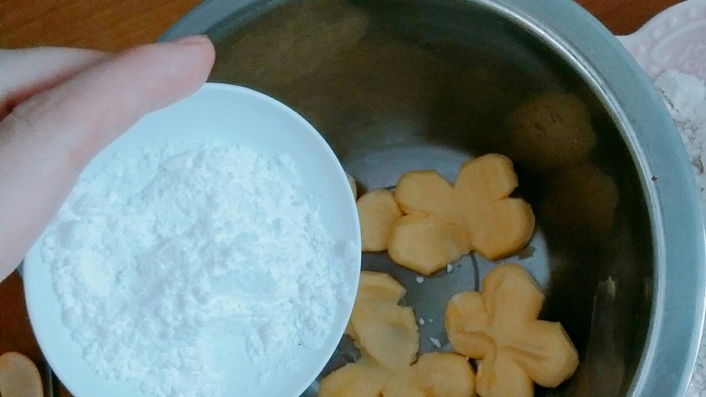 黄油饼干(少油少糖版),准备好需要的糖粉