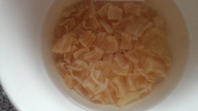 乡味~重庆小吃红油抄手,水放凉了在去换开水泡,一直泡散。