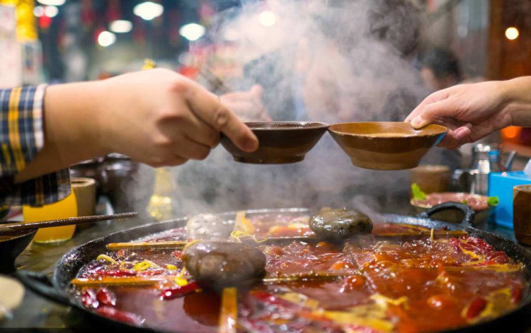 寒冷的冬夜，只有美食才可以抚慰人心