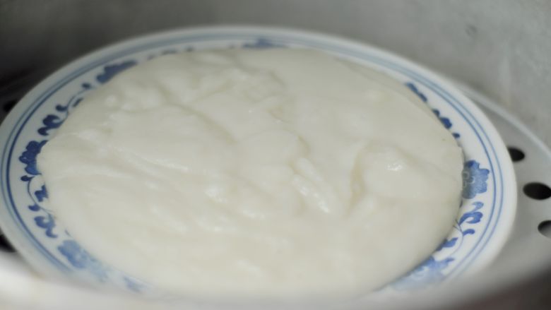 彩色冰皮月饼,上锅证30分钟,出锅趁热搅匀,放凉备用