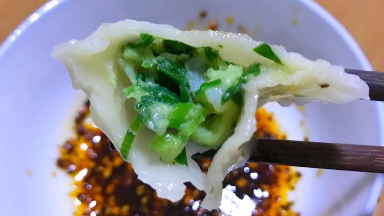 龙利鱼韭菜水饺,很嫩很鲜,特别适合老人和孩子、好消化!