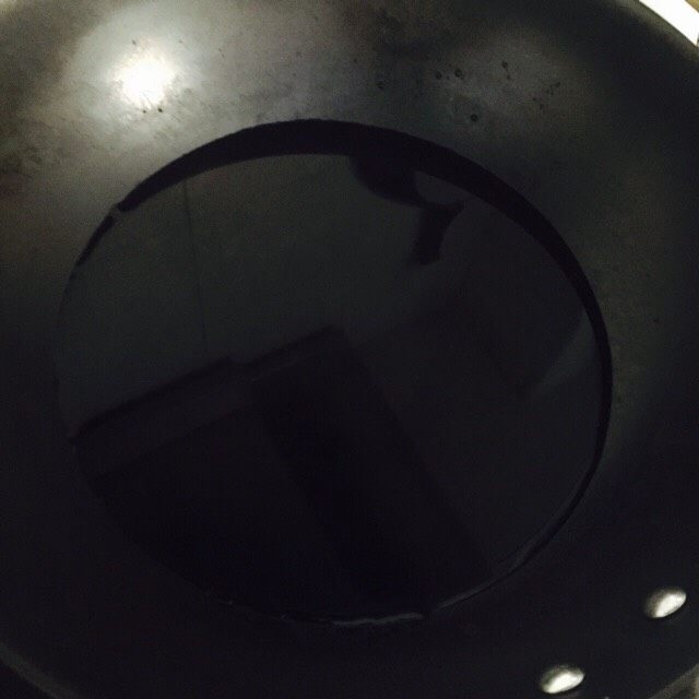 炸酱面,锅中倒水~加热下面条