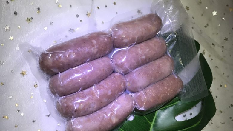 自制热狗烤肠火腿肠,抽真空包起来冷冻~