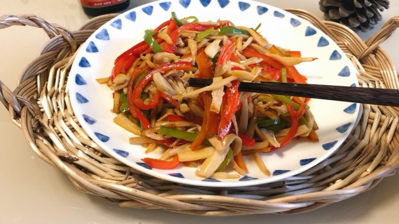 三彩手撕金针菇,超好次!!赶紧做起来!
