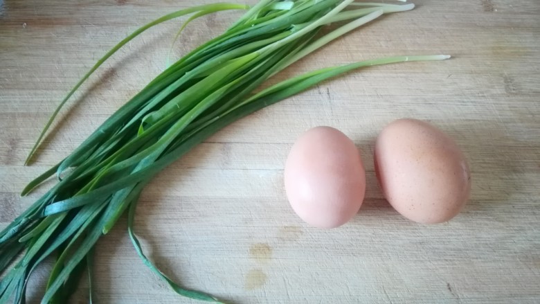 燕麦粥+韭菜鸡蛋,<a style='color:red;display:inline-block;' href='/shicai/ 116'>韭菜</a>和<a style='color:red;display:inline-block;' href='/shicai/ 9'>鸡蛋</a>