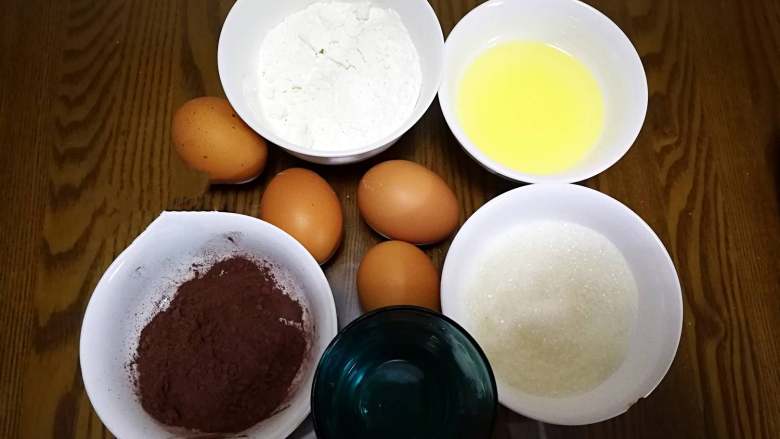 长颈鹿纹蛋糕卷,材料合影