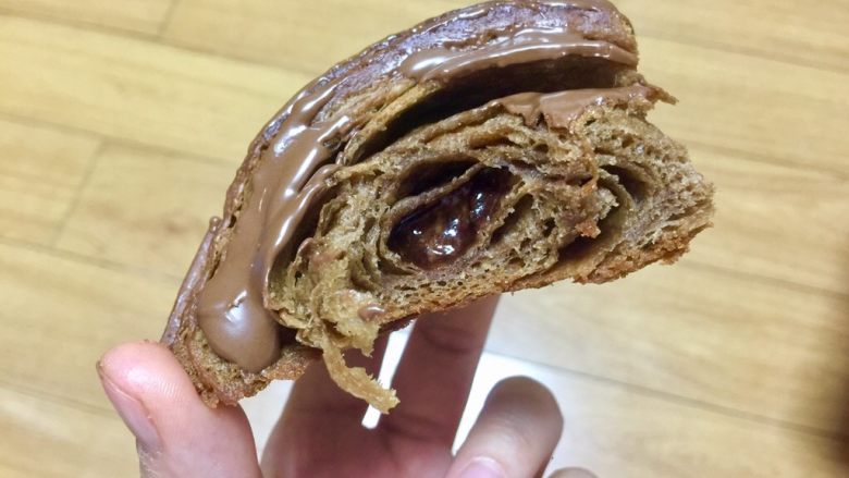 网红甜品+脏脏包, 咬开~