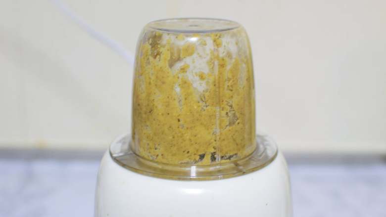 核桃仁一口酥,<a style='color:red;display:inline-block;' href='/shicai/ 5056'>核桃仁</a>放入料理机,打碎