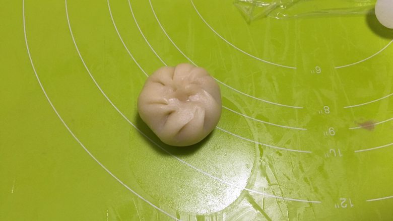 桃花酥,和包包子一样的手法,收口捏紧