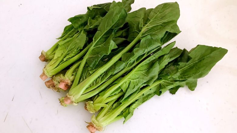 腊肉菌菇蔬菜汤,红很<a style='color:red;display:inline-block;' href='/shicai/ 117'>菠菜</a>,清洗干净