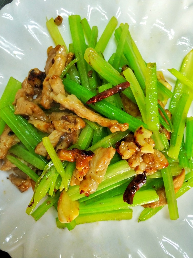芹菜肉丝