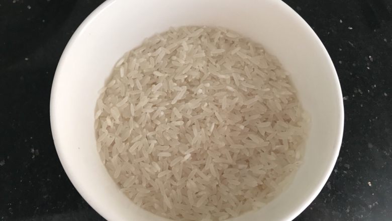 淡菜瑶柱排骨粥~健康养生靓粥,半碗米洗米水备用