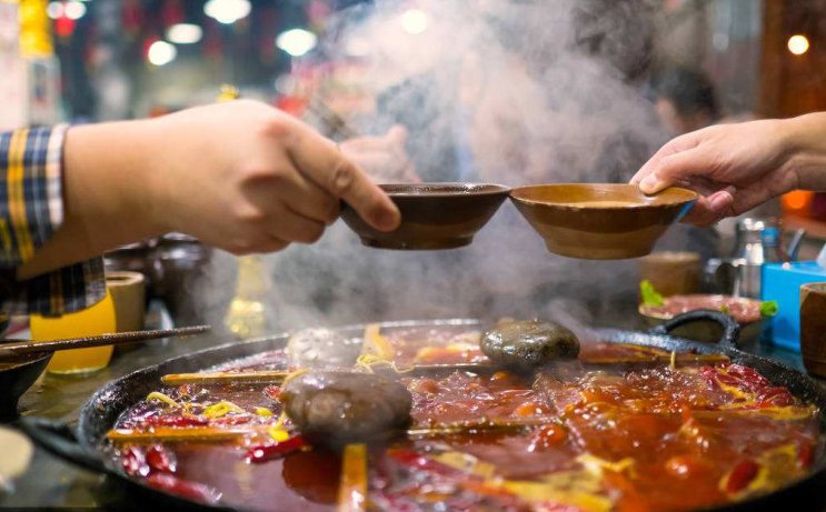 寒冷的冬夜,只有美食才可以抚慰人心