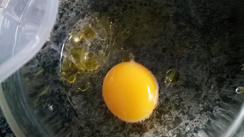 平底锅紫薯夹心蛋糕卷
宝宝辅食,水,搅拌均匀