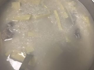 滋养淮山脊骨粥