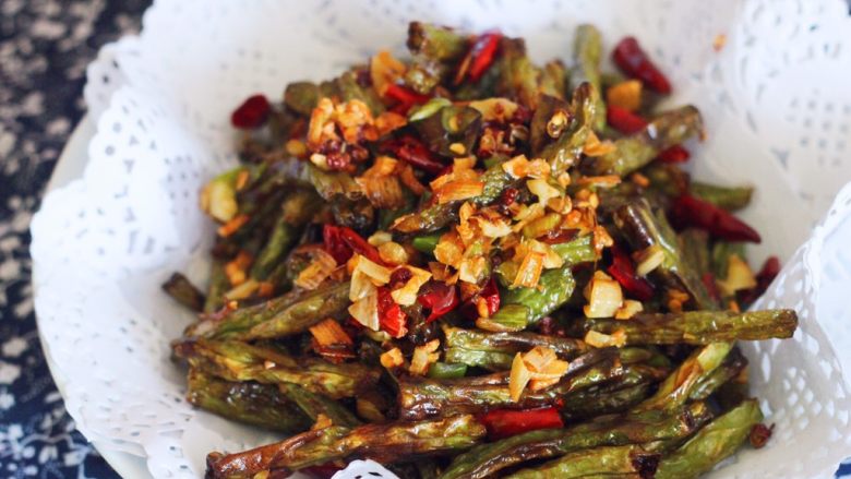干煸豆角,素菜中的挖掘机,来一张特写,看着是不是很有食欲?