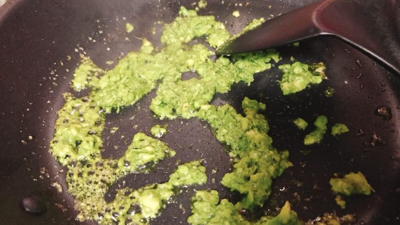 牛油果意大利面(简单版),翻炒一下