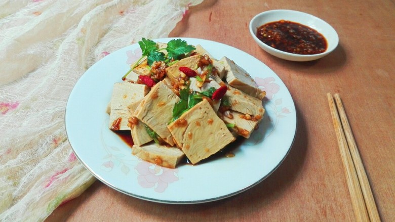<span style="color:red">厨房</span><span style="color:red">挑战</span>+<span style="color:red">素菜</span>+香菜<span style="color:red">枸杞</span>麻油香糕