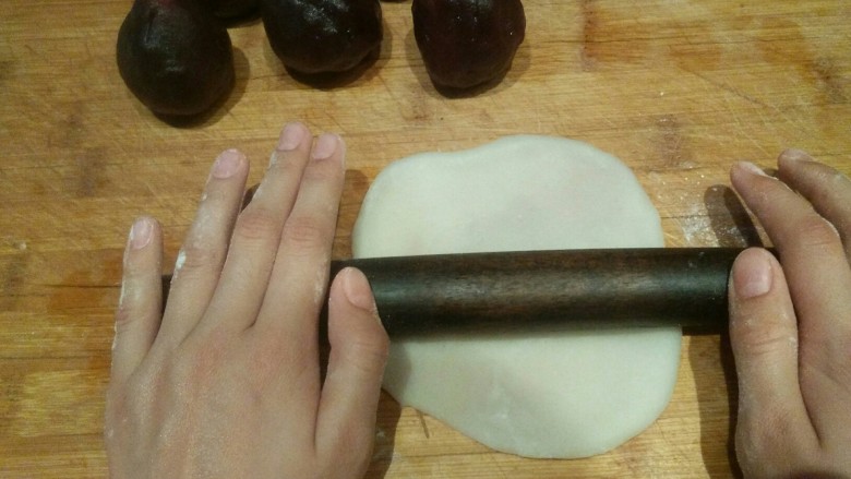 草莓大福,大概这么大,