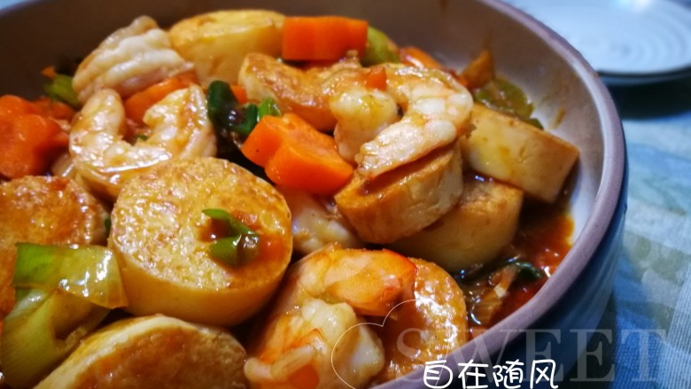 玉子豆腐虾,出锅盛盘