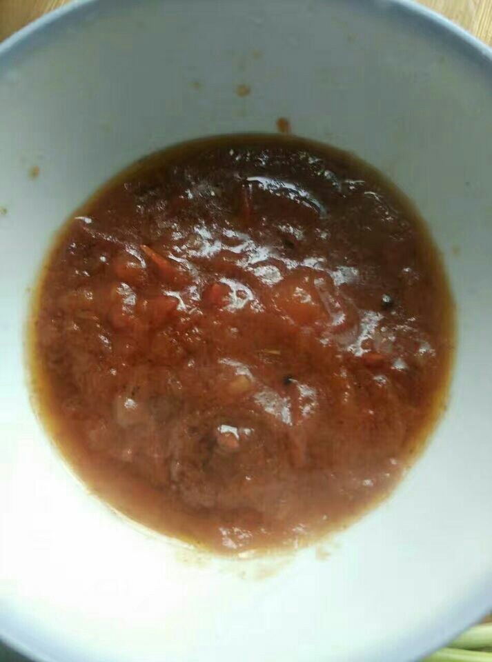 大牌秘密面条,油烧好<a style='color:red;display:inline-block;' href='/shicai/ 59'>番茄</a>炒至糊状!