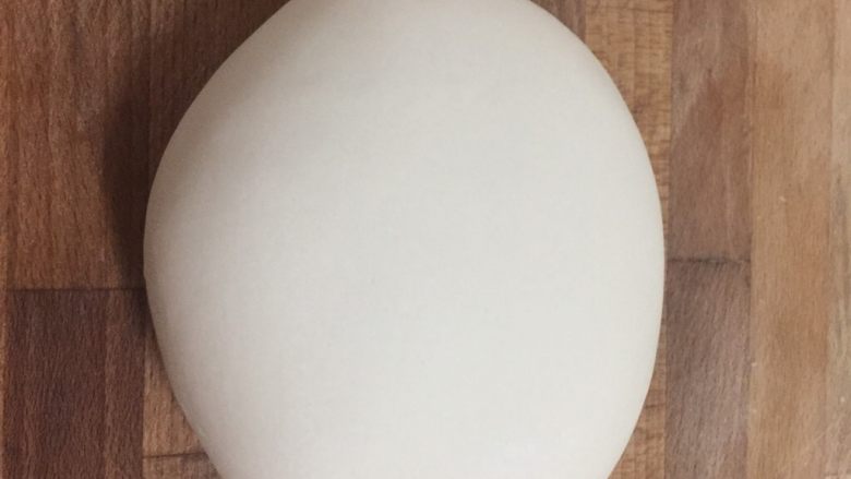 豆角焖面,和好面后如图放置醒一回，再次揉搓至光滑细腻状