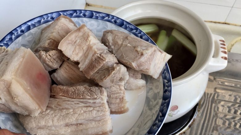 煲一锅好卤➕香卤牛肉,加入五花肉,