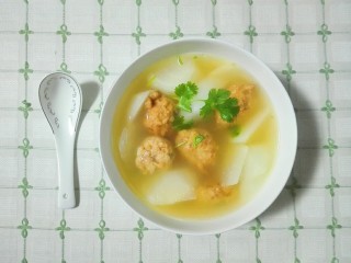 香菜白萝卜块肉圆汤