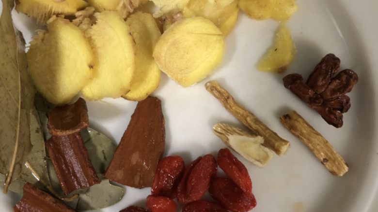 红烧猪前脚,准备配料