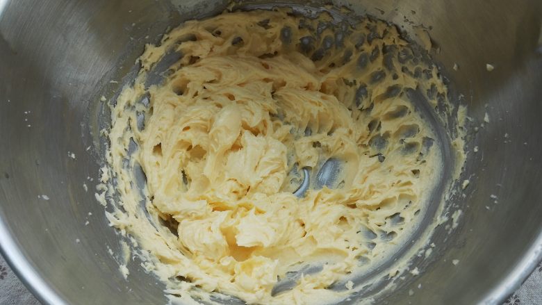 蔓越莓饼干,用打蛋器打一下,不需要打发