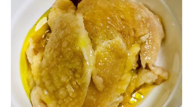 香酥鸡排,放入以上各调料腌制