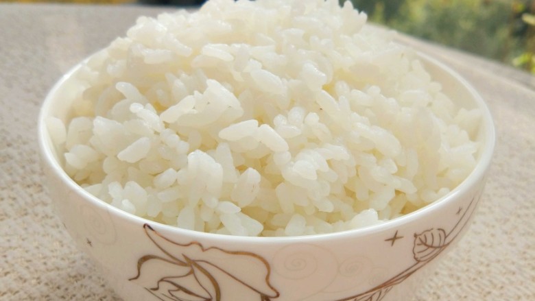 菠萝炒饭,剩米饭一碗,首选沥米饭