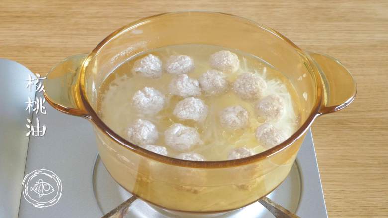 9m+白玉丸子汤(宝宝辅食),最后,滴一点核桃油就可以出锅了~