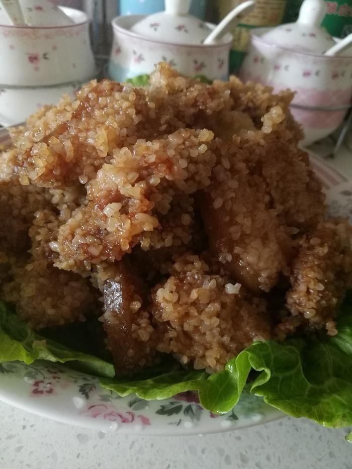大米加+五花肉＝可口粉蒸肉