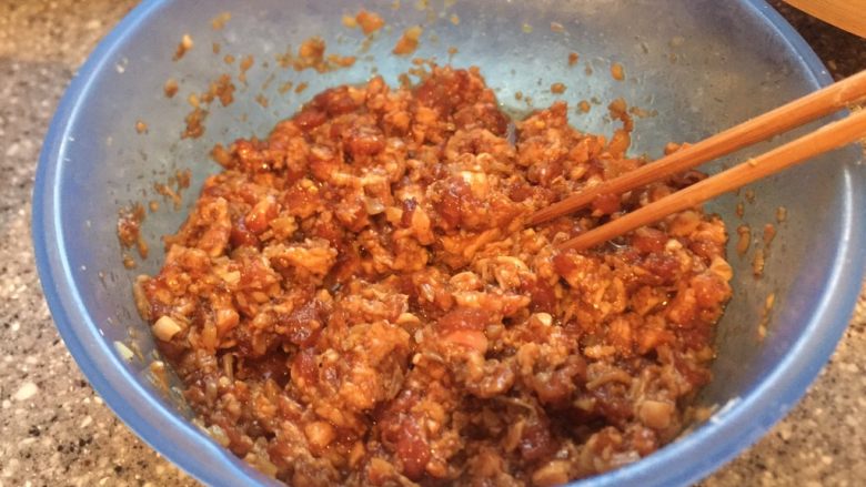 乡味➕福建~竹香电蒸笼~猪肉海鲜酱肉包,最后搅拌均匀就可以包了。