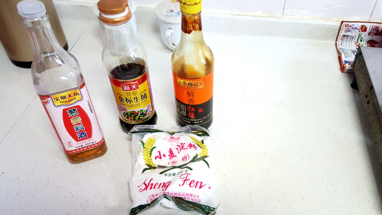 三十年后重温经典==》》鸳鸯蛋,准备常用调料。
