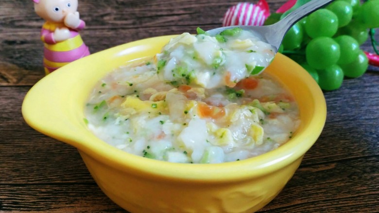 【宝宝辅食】疙瘩汤,用料不是固定的,可以改成自己喜欢的蔬菜哦。