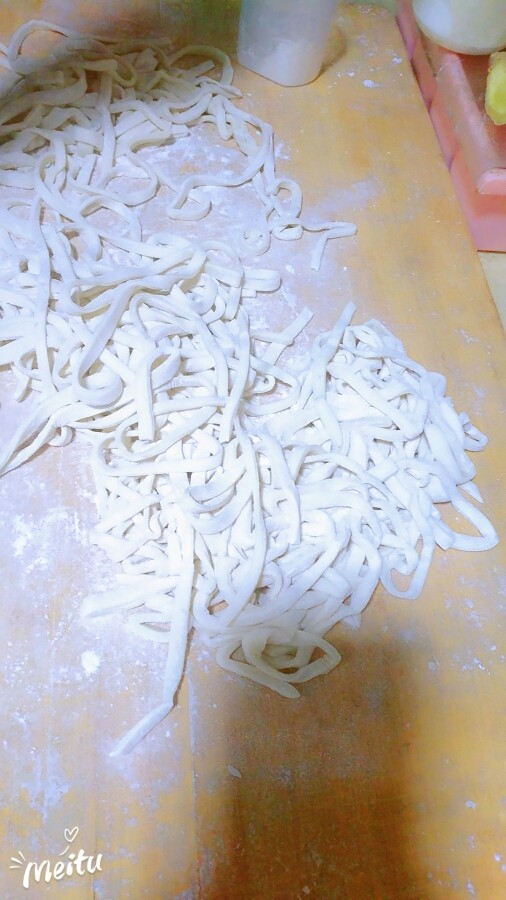 芝麻叶手杆面,杆开,切丝,我刀功不好