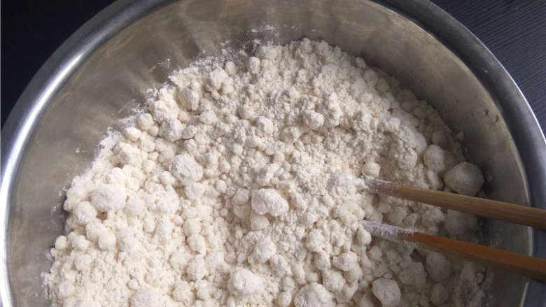 玉米煎饼,继续混合,搅拌均匀;