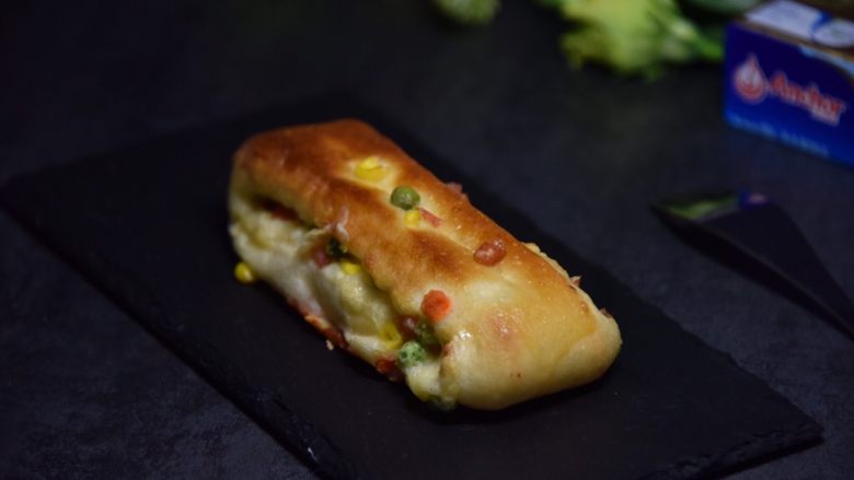 火腿杂蔬包,烤箱175度,烘焙15分钟即可