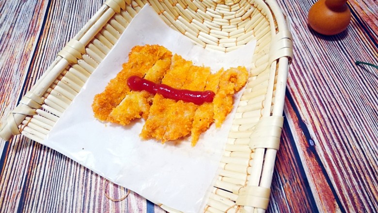 香酥鸡排,成品!酥脆的鸡排可以享用了。