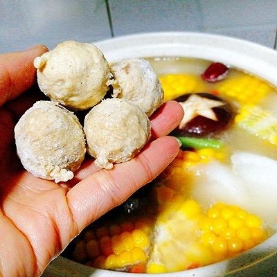 一锅炖+海鲜烩锅,香菇丸子,比较耐煮的先加